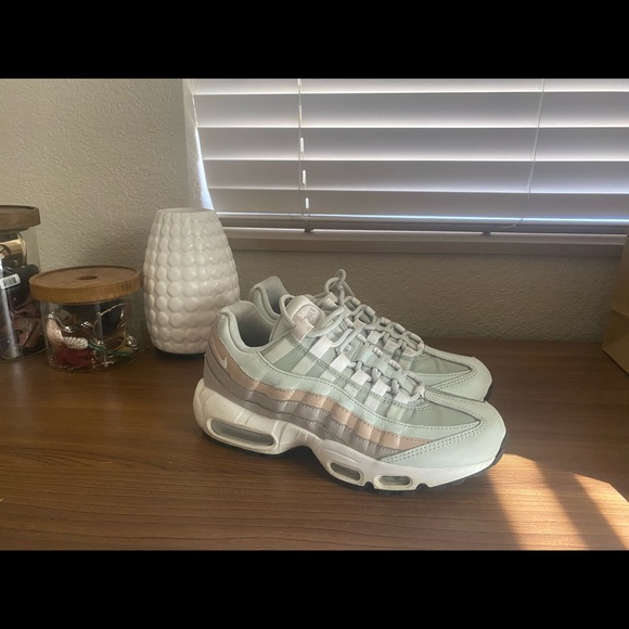 Nike Air Max 95 - Picture 2 of 4